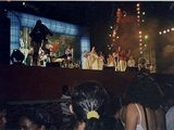 Orquestra do Maestro Tranka com Emilinha Borba, na praia de Copacabana, durante o reveillón 1999/2000.